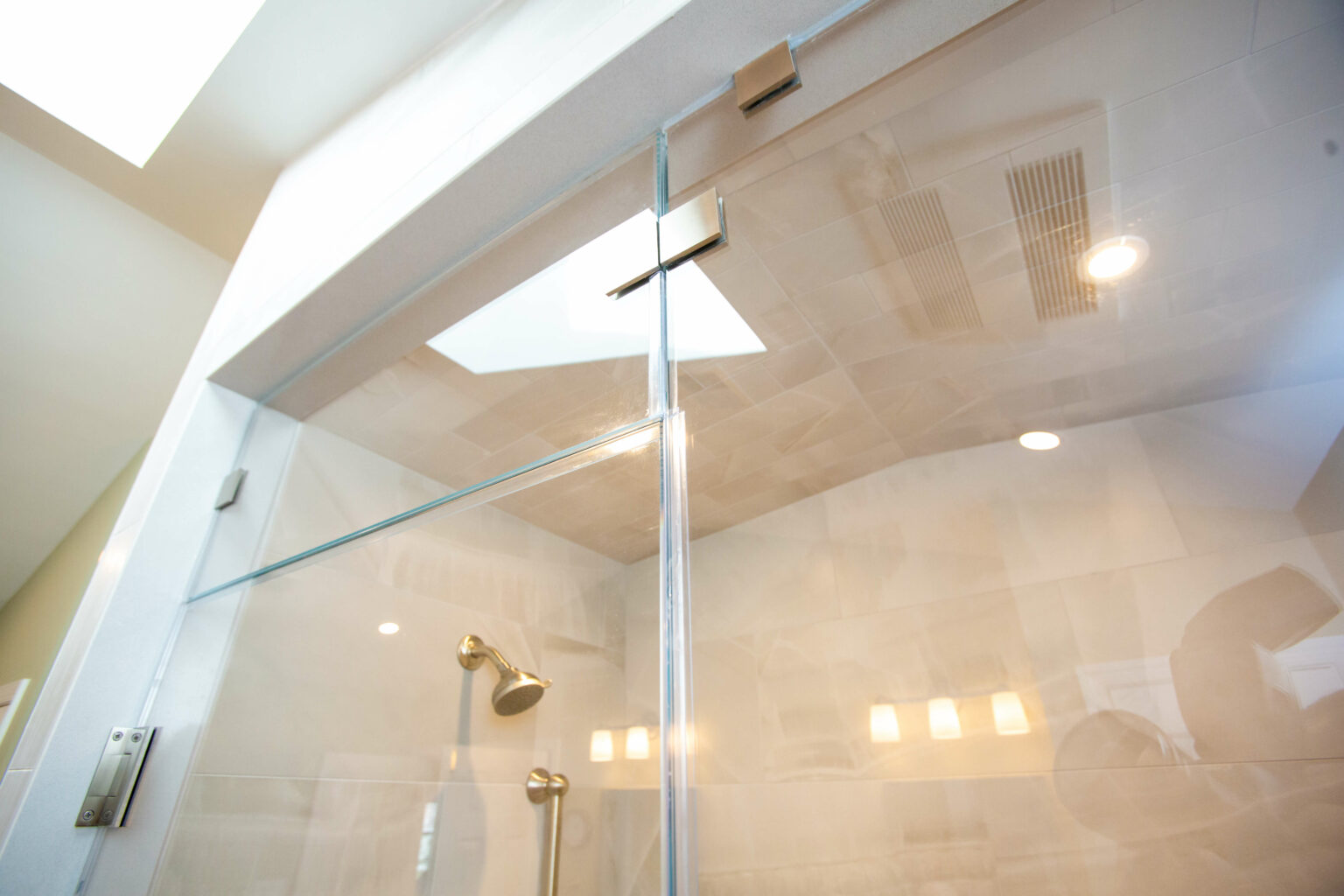 Reston Bath with Steam Shower 15