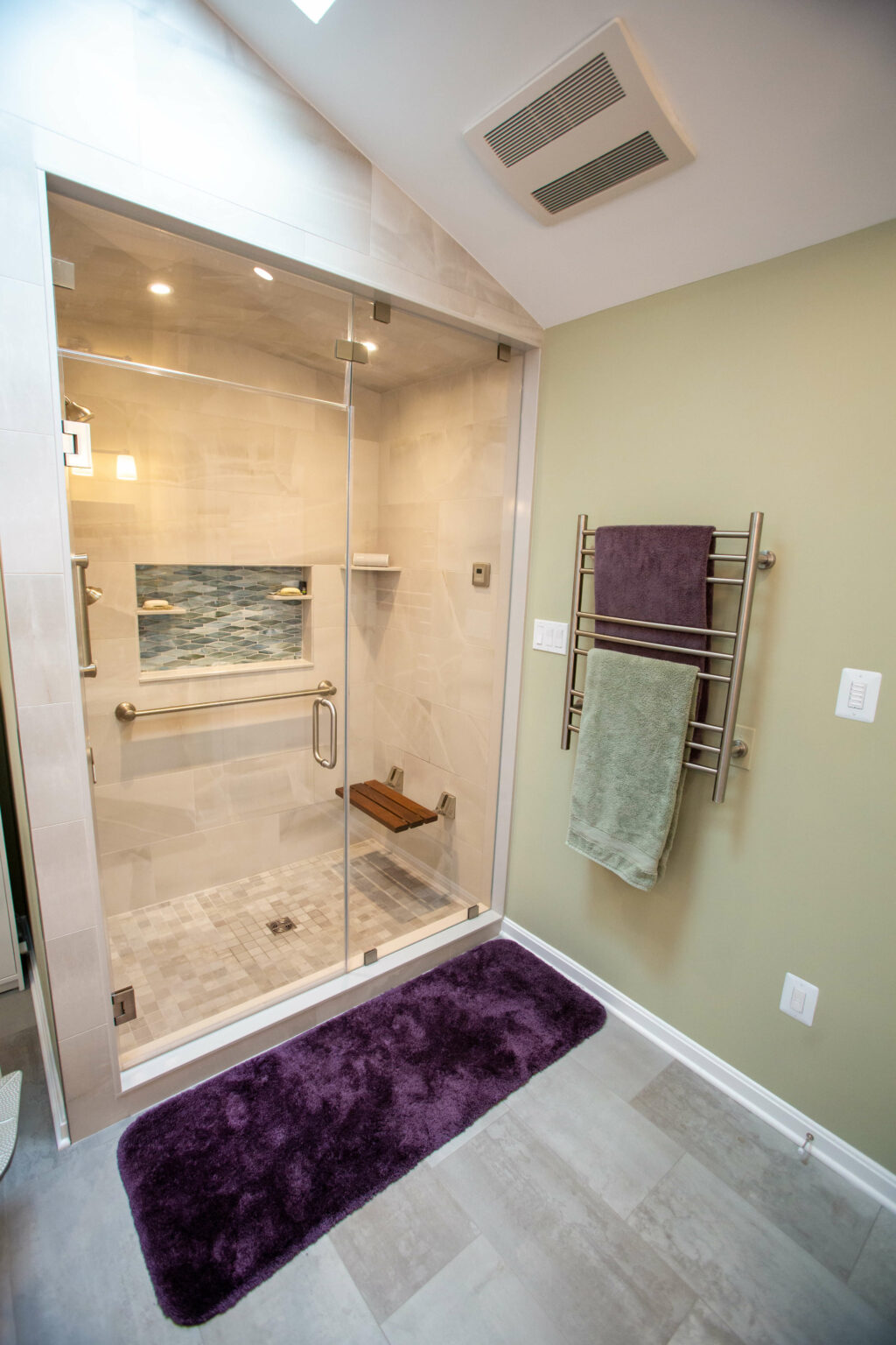 Reston Bath with Steam Shower 3