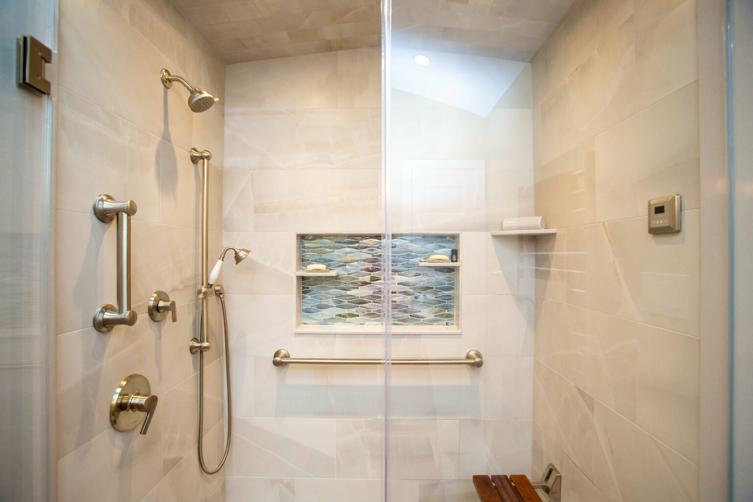 Reston Bath with Steam Shower 5